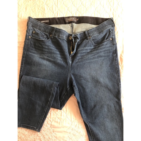 Torrid bombshell skinny jean - Picture 3 of 6